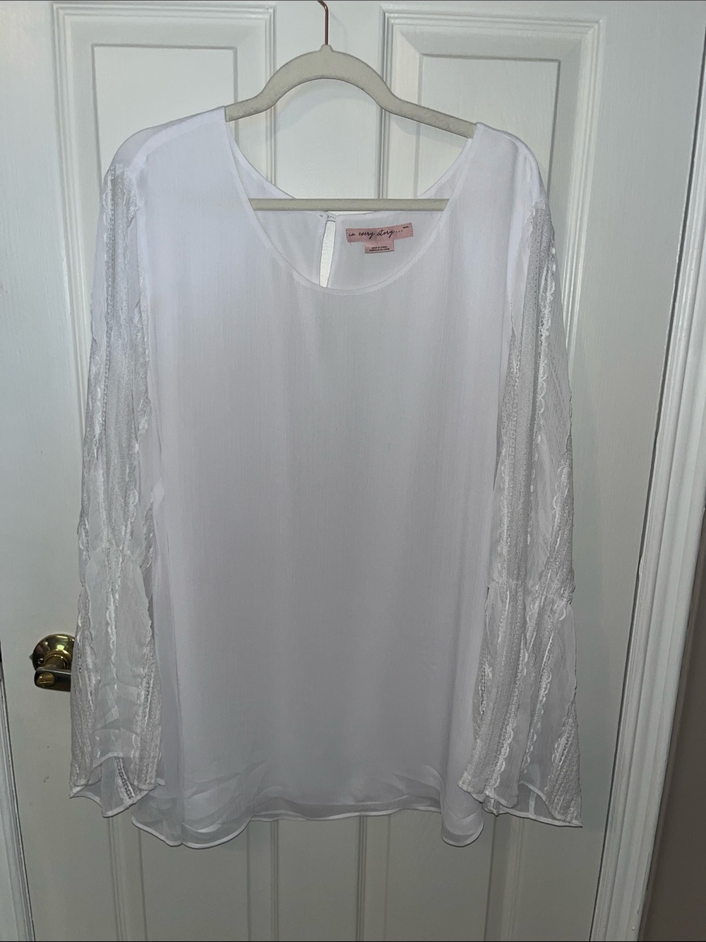 Penningtons White Lace Sleeve Blouse